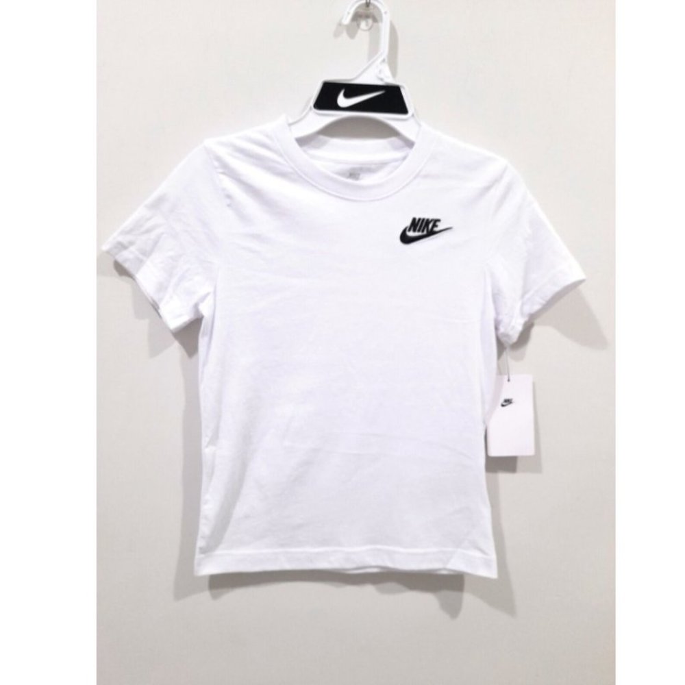 NIKE Sportswear Club Embroidered Futura T-Shirt Tee Top White